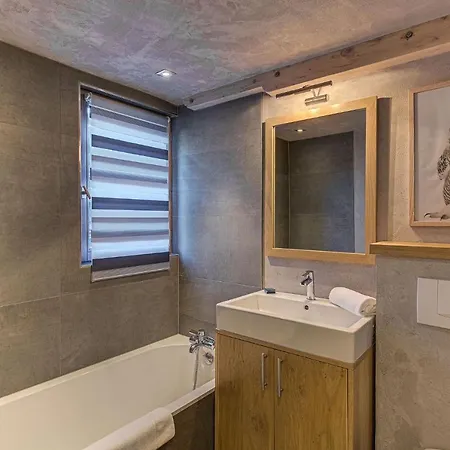シャレー D'olivier, Alpes Agency, Les Praz, Chamonix, Sleeps 8 *
