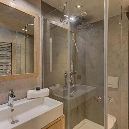 D'olivier, Alpes Agency, Les Praz, Chamonix, Sleeps 8