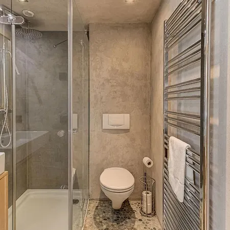 シャレー D'olivier, Alpes Agency, Les Praz, Chamonix, Sleeps 8 *